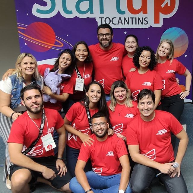 LuizCarvalho's tweet photo. A Equipe que fez acontecer 💜💜 #SWPalmas . .
 #SWPalmas2019 #StartupTO #startup #startuplife #startupbusiness #business #startupweekend #empreendedor #empreendedorismo #inovacao #empreender #sucesso #empreendedorismocriativo #economiacriativa #inspiracao https://t.co/J0QssqAL5n https://t.co/snDSw3JL77