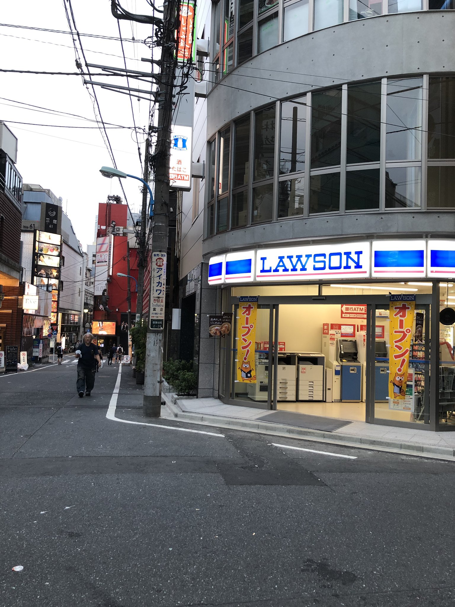 黒咲 大牙 歌舞伎町のローソンのセルフレンジ使い方わからんわ 笑 T Co T8g9ybwudy Twitter
