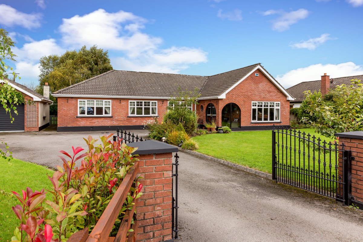 PropertyShop3's tweet image. Your Local Property Expert THE PROPERTY SHOP invites you to view BLACKHALL #Dunboyne #Meath this Wednesday! #5bed #detached #space #decor #style #detachedgarage #halfacre #familyliving #propertyladder  myhome.ie/4365163 @myhomeproperty @NewToMyHome #realestateprofessional
