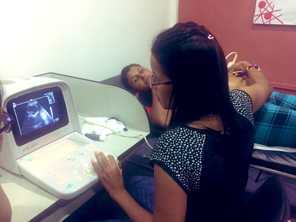 IVSSHLONE's tweet photo. Médicos Especialistas y Residentes del @IVSSAVANCESNE @ivssoficial realizaron Jornada Médica a más de 400 pescadores y sus familias en la población de Robledal Municipio Macanao. Atención Médica Integral (1/2)  @magallyvina @EduardoPinateS @DanteRivasQ @AlvaradoC_MPPS @MPPSalud https://t.co/FUfwHmsMlk