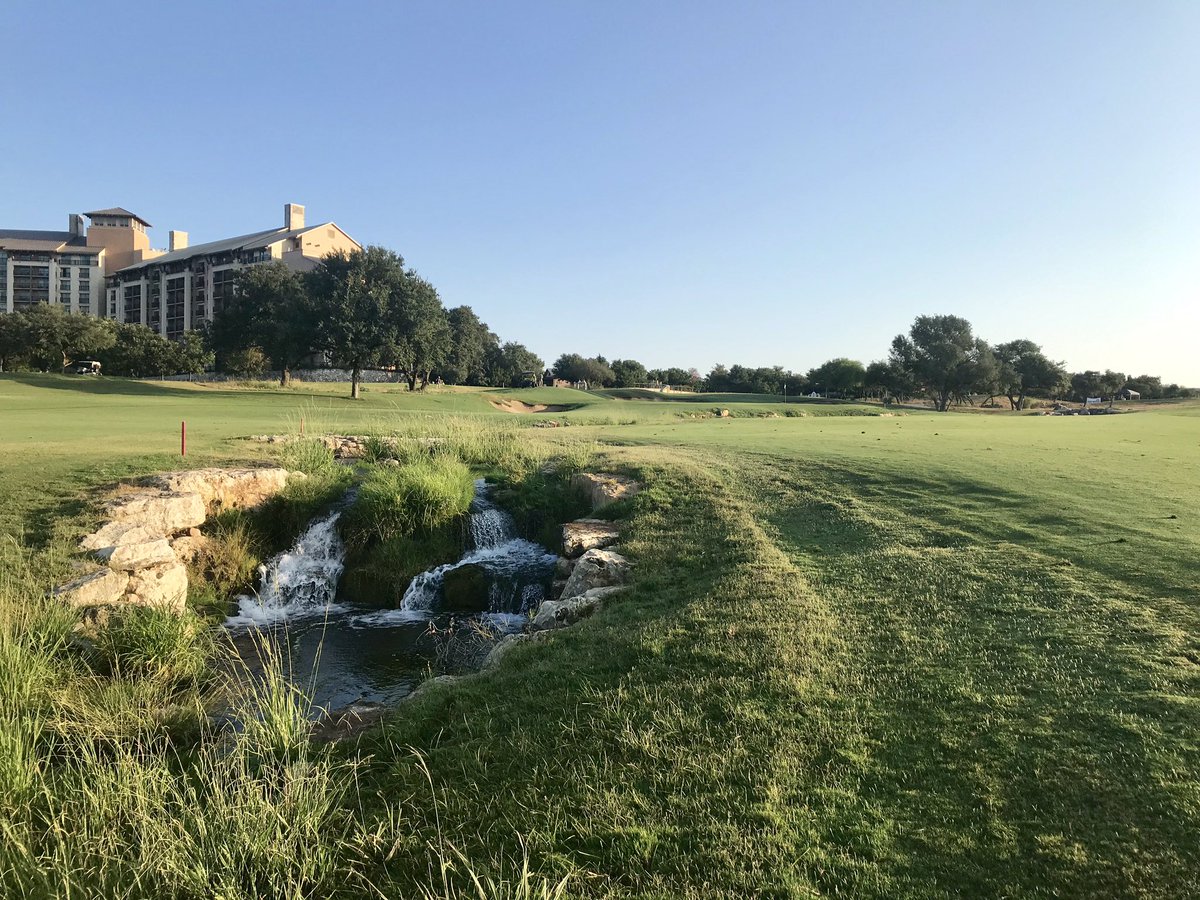 UTSALonestar's tweet photo. A beautiful day for the first two rounds of the Lone Star Invitational at TPC San Antonio’s AT&amp;T Oaks Course. Play gets underway with an 8:30 a.m. shotgun start. https://t.co/7yXLbmsMLz