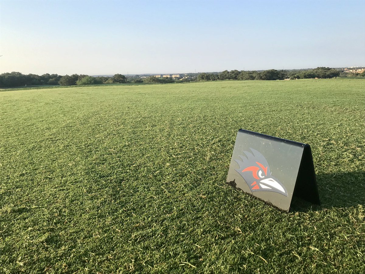 UTSALonestar's tweet photo. A beautiful day for the first two rounds of the Lone Star Invitational at TPC San Antonio’s AT&amp;T Oaks Course. Play gets underway with an 8:30 a.m. shotgun start. https://t.co/7yXLbmsMLz