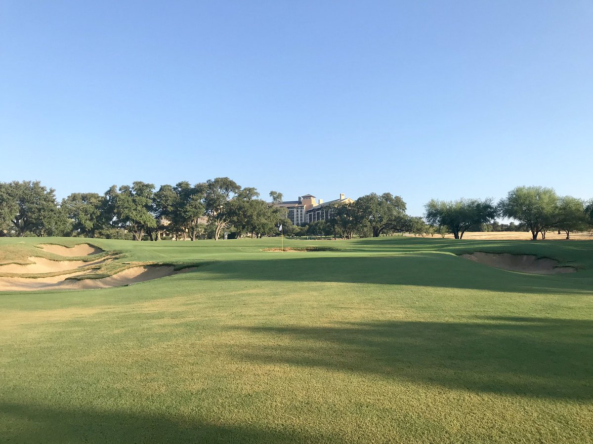UTSALonestar's tweet photo. A beautiful day for the first two rounds of the Lone Star Invitational at TPC San Antonio’s AT&amp;T Oaks Course. Play gets underway with an 8:30 a.m. shotgun start. https://t.co/7yXLbmsMLz