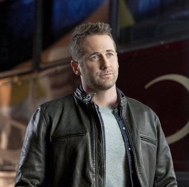 NiallMatterFans's tweet photo. It’s that time again...Time for another work week to begin. Monday’s are always just a bit harder to get through than the rest of the week. So, to get your day going, here are a few random pictures of our favorite @niallmatter Enjoy! #MatterMonday https://t.co/4nRhvlFzvE
