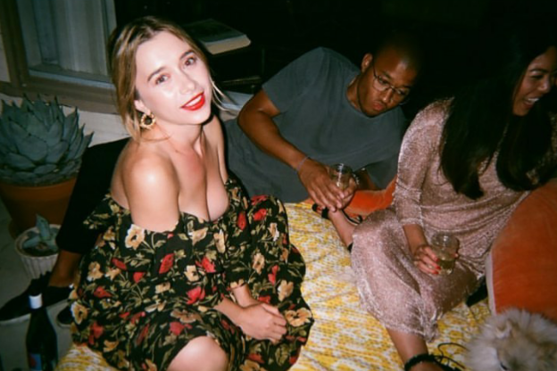 OlesyaRDaily's tweet photo. Personal photos: https://t.co/7mNvOYugyZ
#olesyarulin #olesya #rulin #olesyarulindaily #personalphotos #miscellaneous https://t.co/kYLyMhMyvc