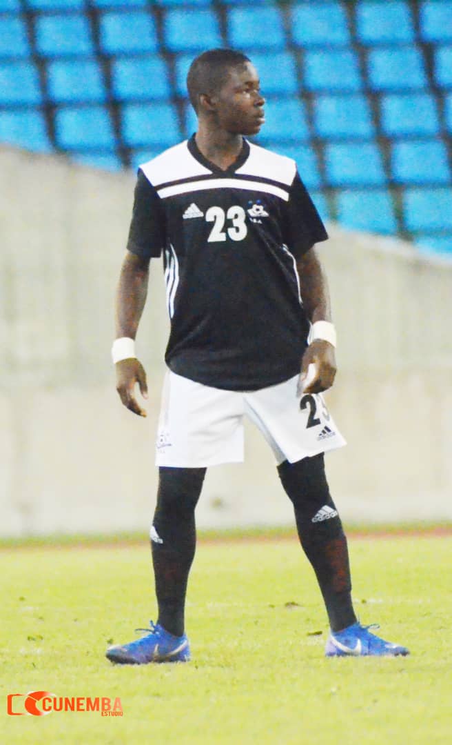 cano_sport's tweet photo. Gael Esono 23/11/2003, si no existe otra fuente que diga lo contrario, es el jugador más pequeño en debutar en la champions league CAF https://t.co/XBk0MjzkG6
