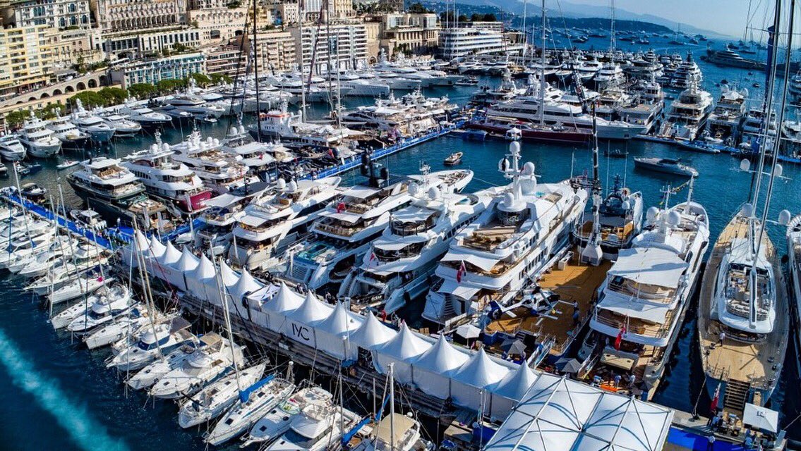 Do you need a helicopter transfer to reach the @mys_monaco? 10 days before the show begin! Get in touch to arrive to the MYS in style. 
.
.
.
#mys2019 #yachtshow #boatshow #yachting #superyacht #monaco #megayacht #aviation #helicopter #airbus #leonardo #flyprivate #aviationworld