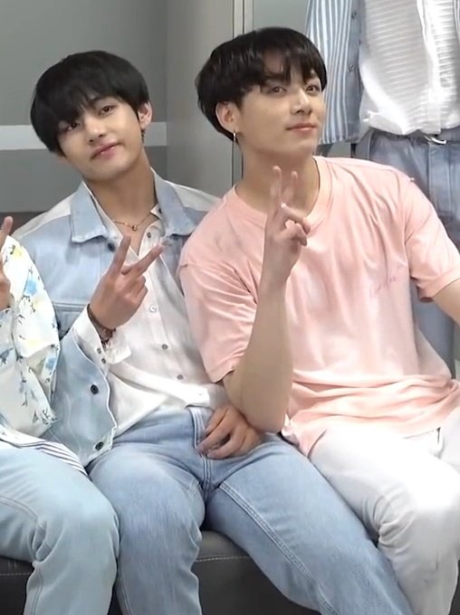 BELL_KOOKV's tweet photo. https://t.co/9BTLJuciq3