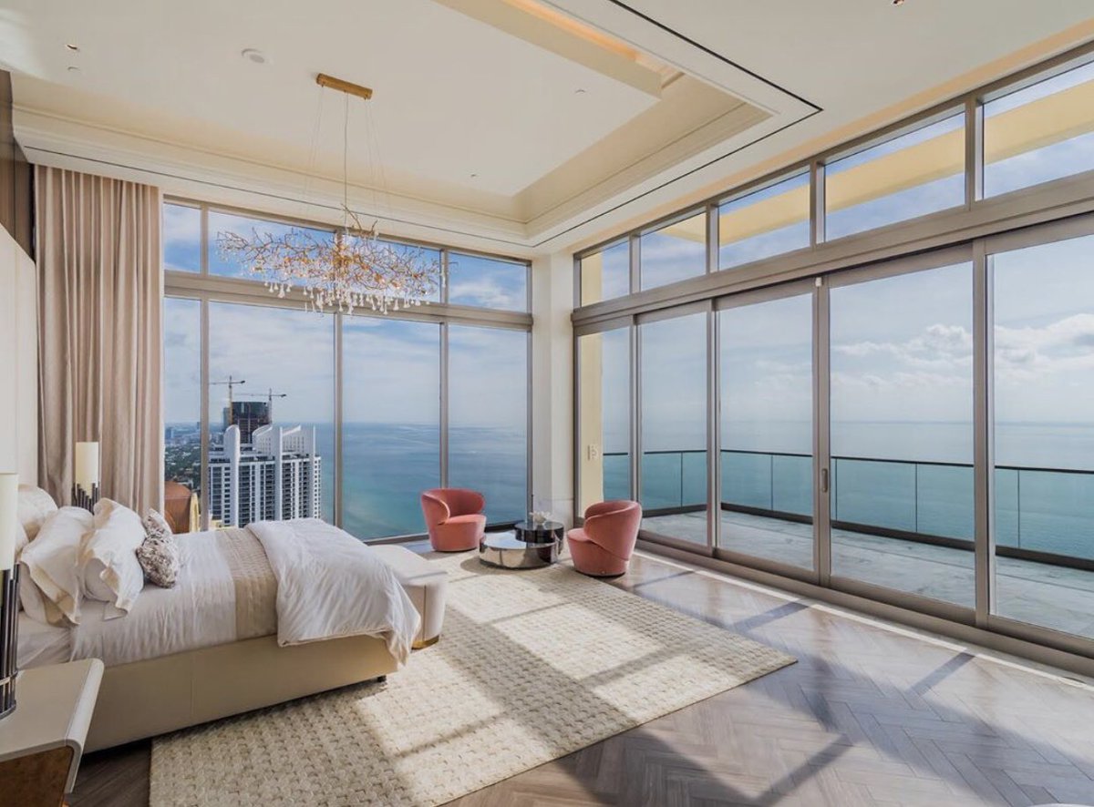 Interiortravels's tweet photo. My clients amazing FL penthouse up for sale. This was a labor of love. #penthouse #interiordesign #residentialdesign #livingroomdecor #diningroomdecor #dinningroomdesign #bedroomdesign #bedroomstyling #furniture #furnituredesign #topinteriors #residential #internationaldesigner https://t.co/NHgTf4Dt7F