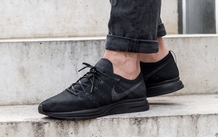 flyknit trainer triple black