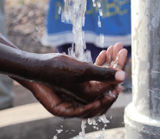 DropInTheBucket's tweet image. Clean Water Can Change The World! 🌍 Learn how you can help #empower young women in Africa! buff.ly/2XV4wSD #DropInTheBucket