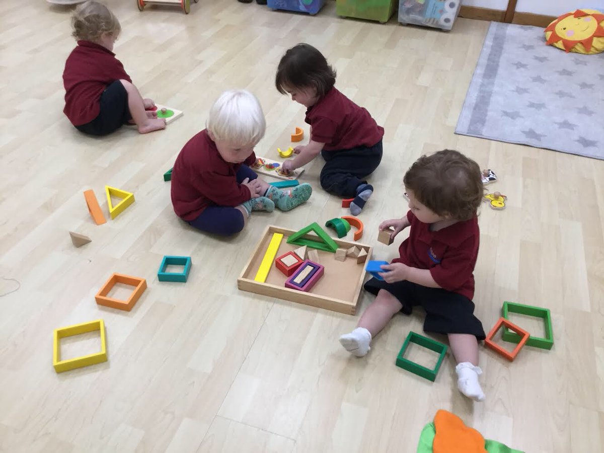 EscolaHoritzo's tweet photo. Els primers dies a l’escola. Moltes emocions que cal treballar. L’adaptació és un període que cal passar. #tranquils #somdelhoritzo #estimació #llardinfants #equilibri #serenitat #petons #abraçades https://t.co/FEMrDjbWCm