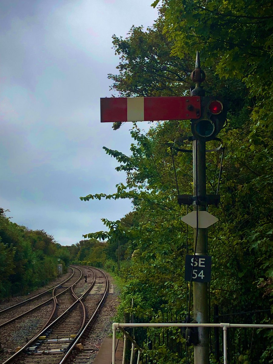 Hippy_Hooker's tweet photo. @RailwayGreat #gwr #greatwesternrailway #train the staff on the 14.10 from St Erth to London Paddington were a delight and professional... top marks! #rail #travel https://t.co/RE9I1BcMnF