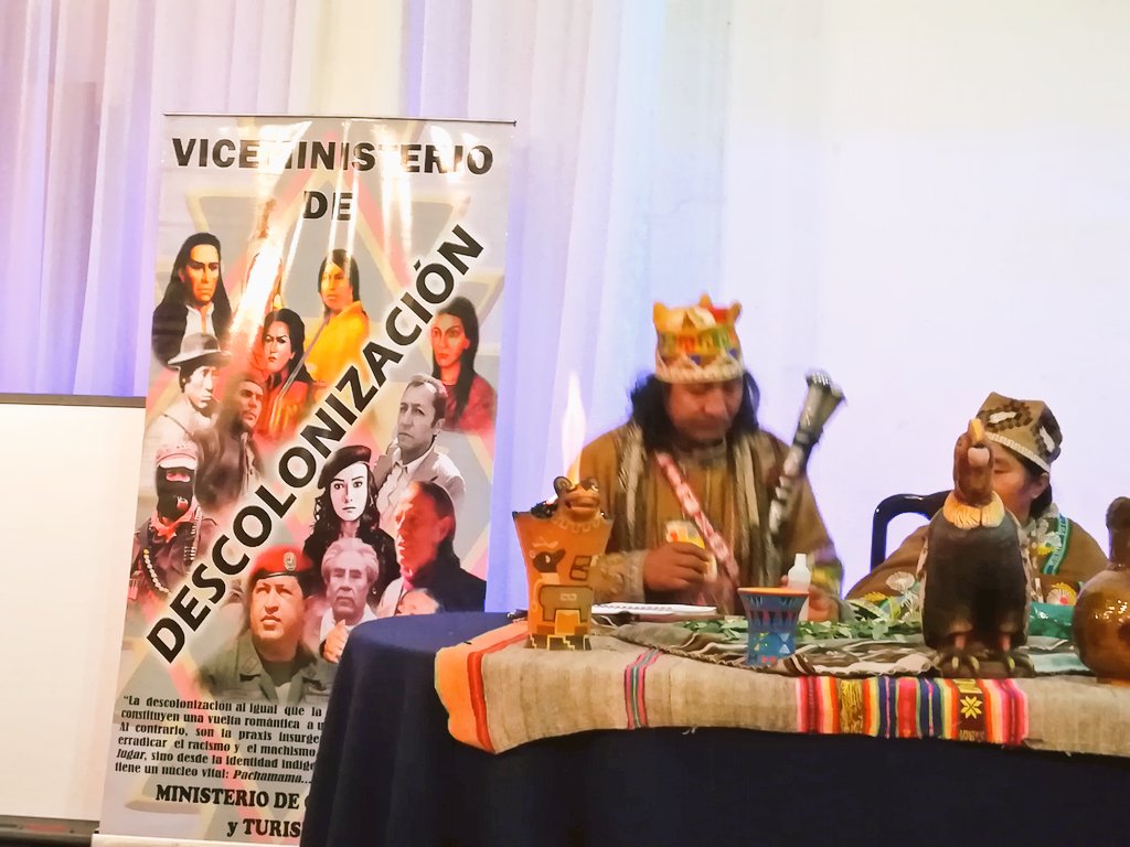 descolonizando's tweet photo. #MinCulturasBolivia | Más de 150 Amawtas reflexionan  sobre saberes y conocimientos milenarios para fortalecer la espiritualidad, principios y valores. https://t.co/Y2iMN7perX