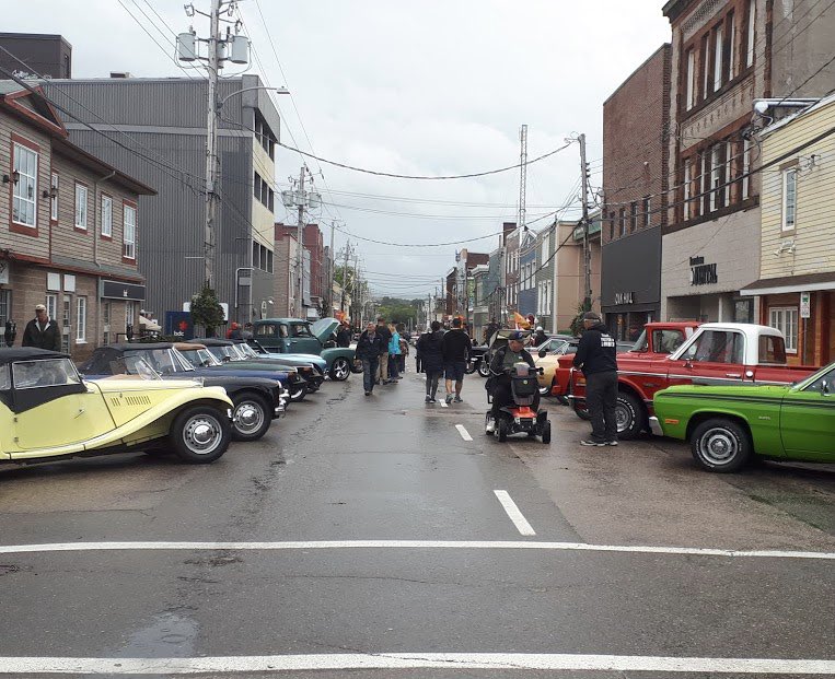 This Saturday! 🚘 Don’t miss the Cape Breton Classic Cruisers 4th Annual Fall Classic Show & Shine and BBQ Cook-Off taking place on Charlotte St. from 9am to 5pm. There will be live music, a silent auction, BBQ competition & more! Free admission.