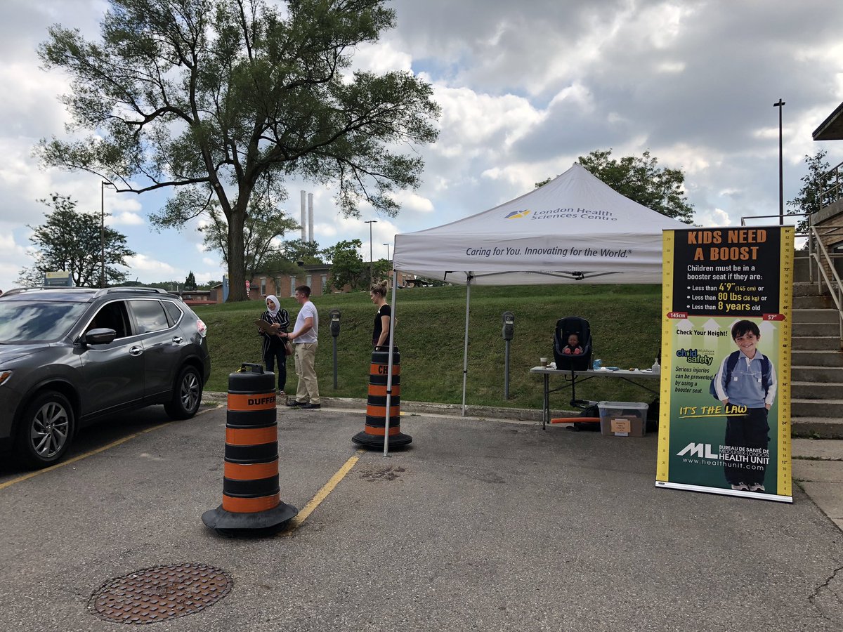 LHSCCanada's tweet image. Our #LHSCTraumaProgram is hosting a #CarSeatClinic at Vic Hospital to support families in properly installing and using their car seats. Did you know that best practice is to only move your child to the next stage once they meet weight/height maximums  #CPSWeekCanada @CHFHope