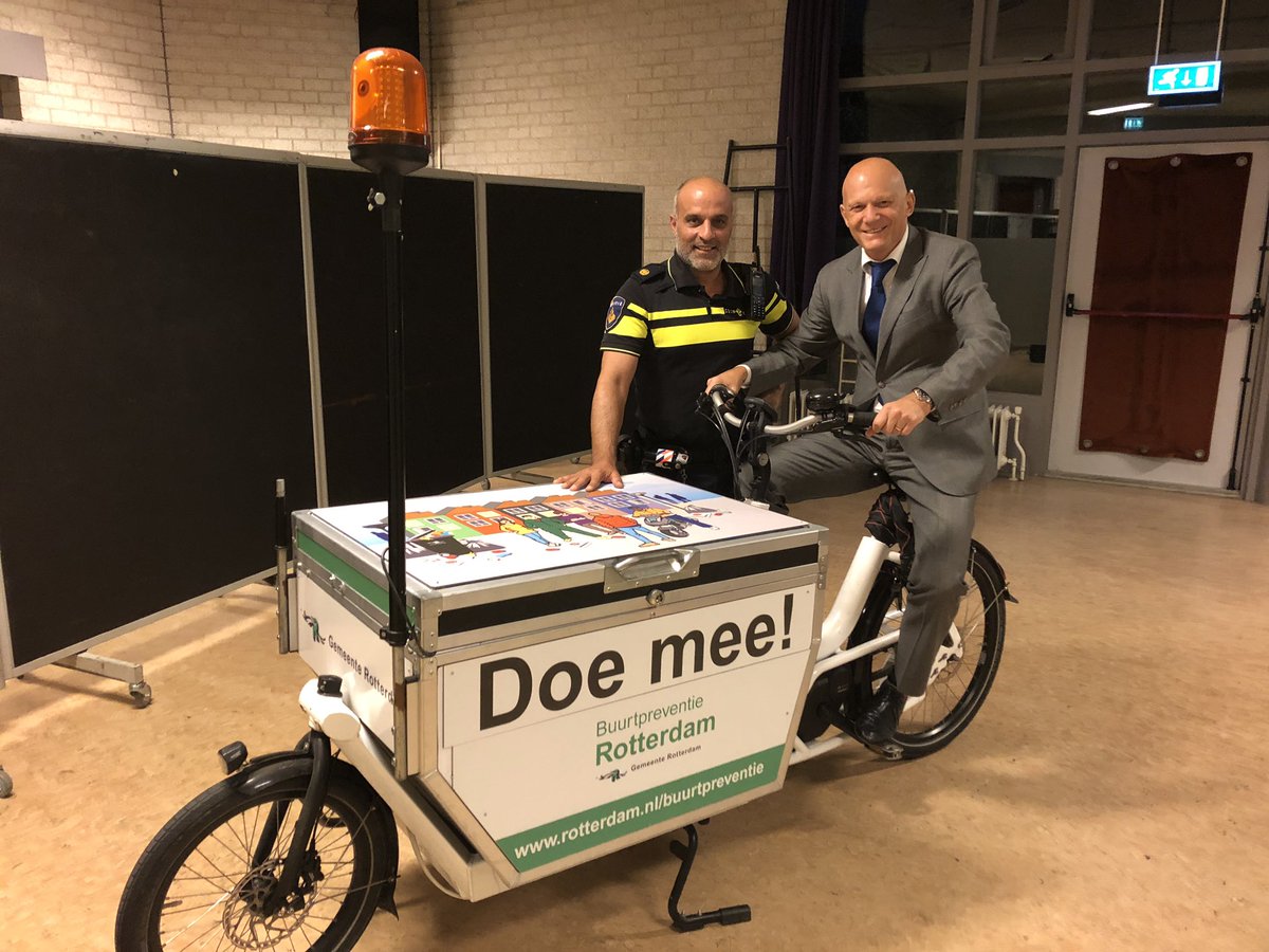 Al 37 Buurtpreventieteams doen belangrijk werk voor de veiligheid en leefbaarheid in eigen wijk. Wethouder <a href="/bertwijbenga/">Bert Wijbenga</a> doet een oproep aan de bewoners van Oosterflank om ook de uitdaging aan te gaan en met elkaar een buurtpreventie team op te zetten. #meedoen?