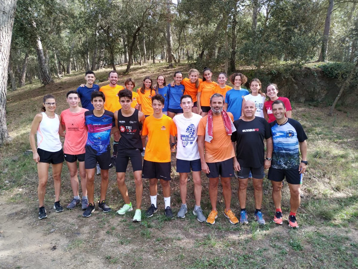 Avui ha donat el tret de sortida a la nova temporada el grup de tecnificació. Ho han fet conjuntament amb els atletes i amics del Club Atletic Santa Cristina!! 🤷🏾‍♂️Qui ha dit que l’atletisme és un esport individual?🤷🏽‍♀️