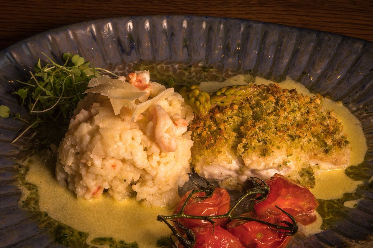 Perfect midweek dinner recipe🙌

Herb Crusted Fillet of Dingle Hake with Prawn Risotto from Gleesons of Booterstown.

#DubPubDishes proudly brought to you in association with <a href="/LVADublinPubs/">LVA</a>

thetaste.ie/wp/herb-cruste…