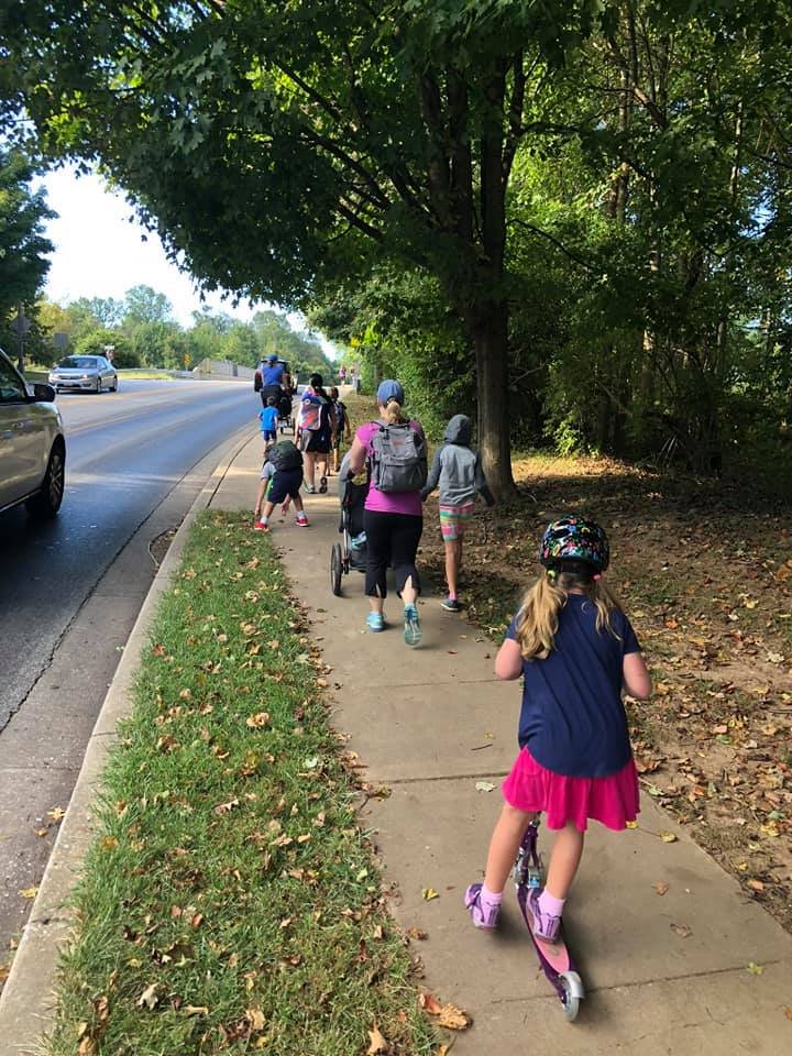 FaithKe33682708's tweet image. Good morning 
Hey @Kirsten4BOE @vickycutroneo @Jen_Mallo @chaowu2016 @MavisEllisBOE @sabina_taj! 
@PointersUnited kids from polygons 64, 1064, 129, and 1129 walked to Pointers Run Elementary this morning.  #communitystability #keepneighborhoodstogether