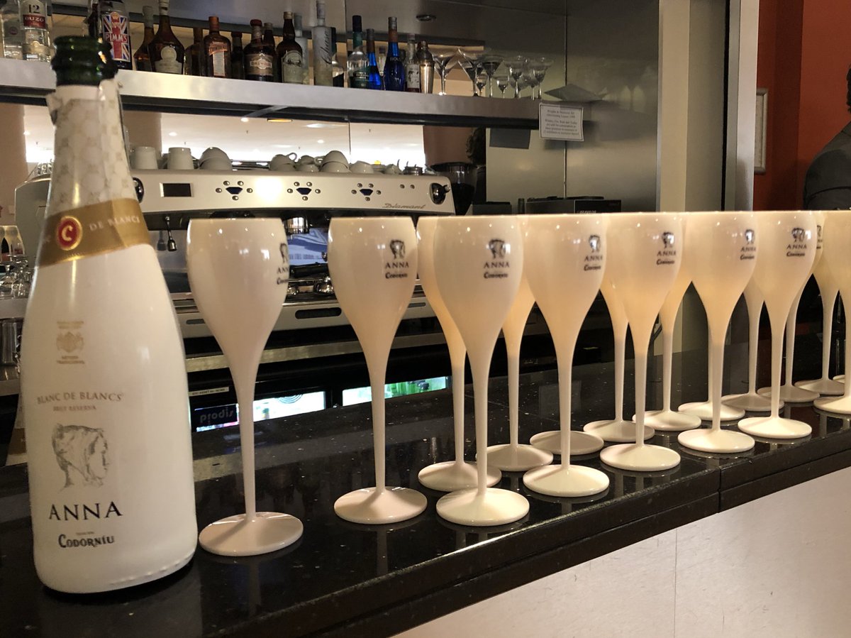 𝚃𝚑𝚎 𝙲𝚑𝚎𝚏𝚜’ 𝙵𝚘𝚛𝚞𝚖®🍽 (@thechefsforum) on Twitter photo A prefect welcome drink from <a href="/CodorniuUK/">Codorniu UK</a> <a href="/sdcollege/">South Devon College</a> today #AnnaCava #SpanishDelight A prefect welcome drink from <a href="/CodorniuUK/">Codorniu UK</a> <a href="/sdcollege/">South Devon College</a> today #AnnaCava #SpanishDelight