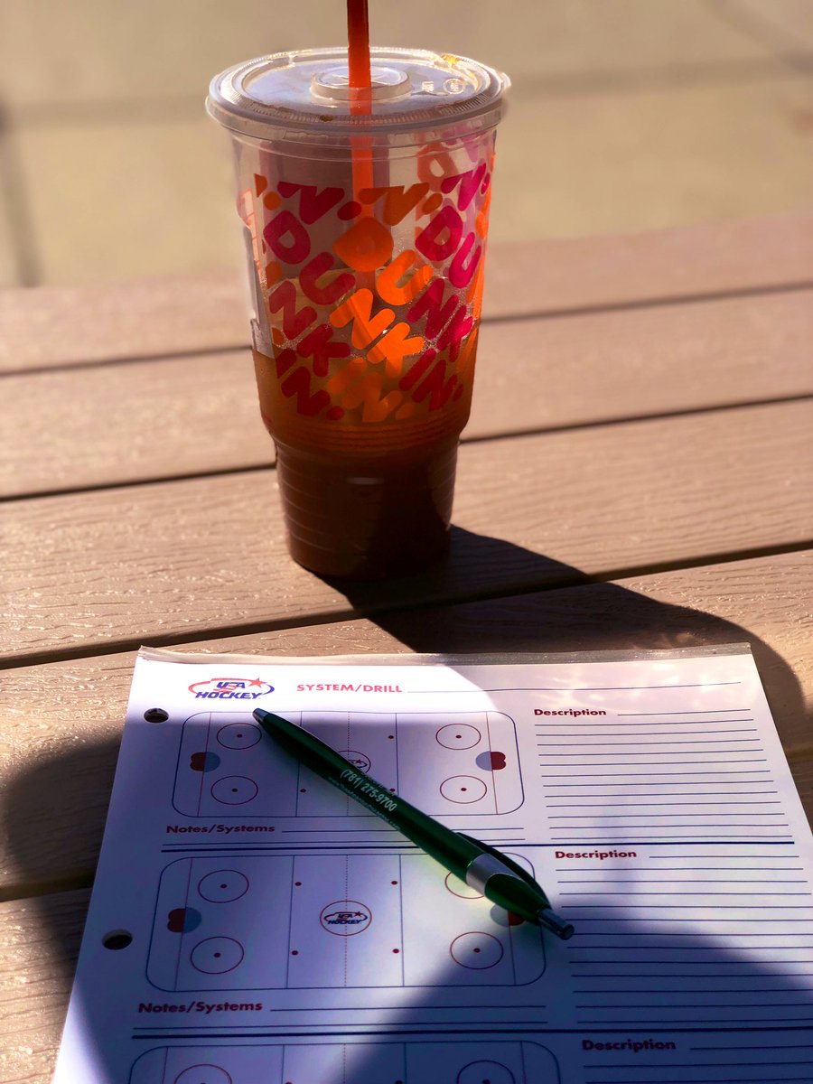HayleyMoore9's tweet photo. Mondays done right 🙌👌
Thank you, @dunkindonuts for your continued support of women’s hockey! #RunninOnDunkin https://t.co/G4Zh49FZ6U