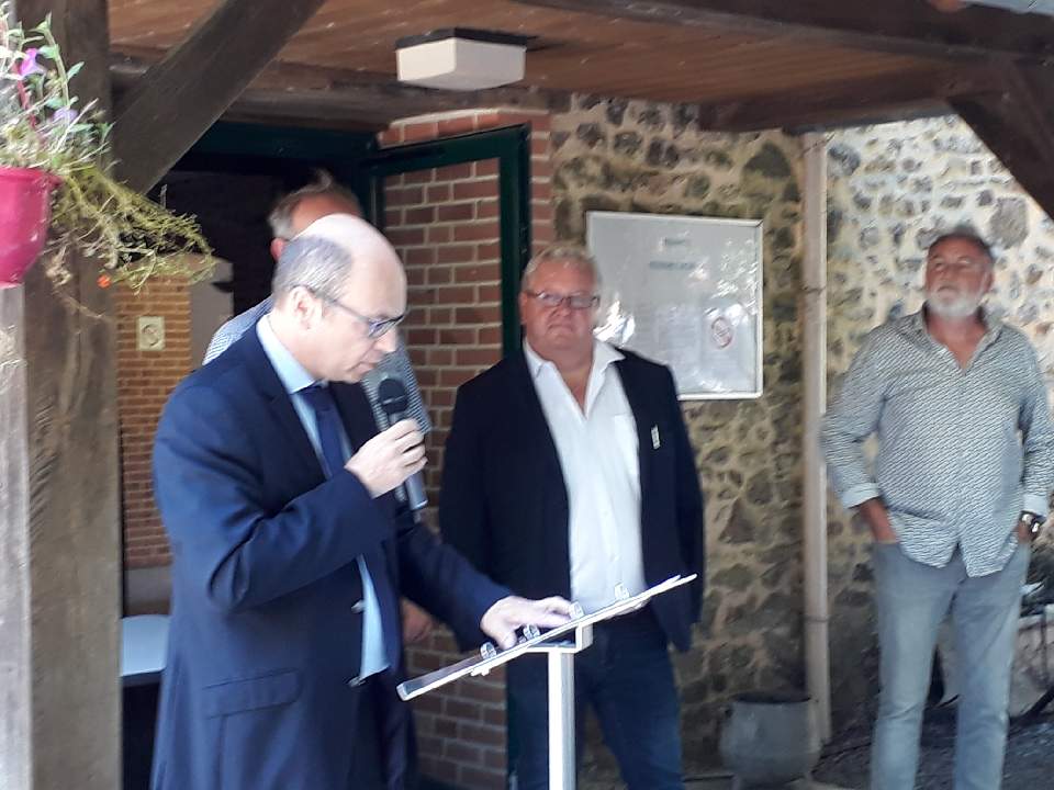 LoireBretagne's tweet photo. Inauguration de la passe à poissons du bas Coudray au Genest saint Isle (53) : le dernier pas pour le rétablissement de la continuité écologique sur le #Vicoin !
Au programme: visite de la passe à bassins successifs et projection d'un film sur les travaux. https://t.co/DRV4RDvPvU