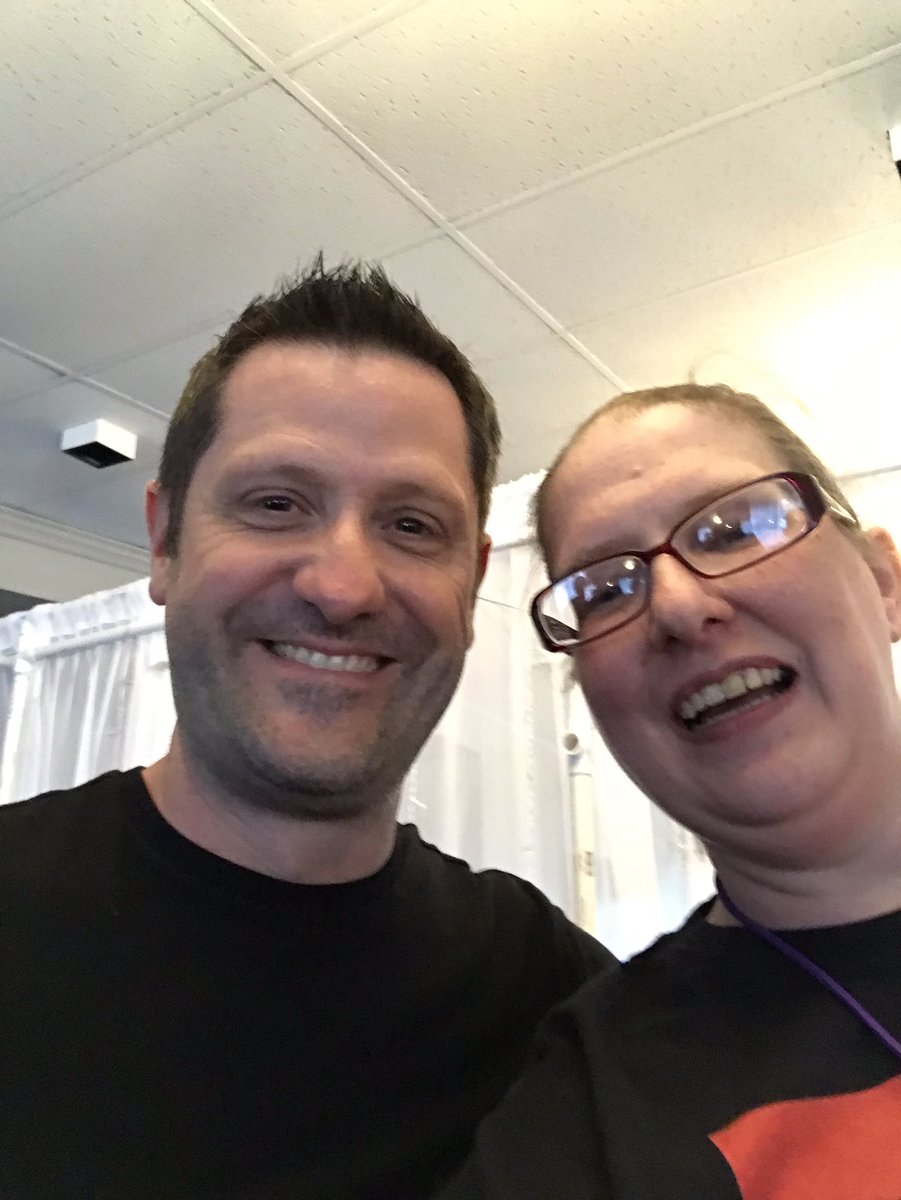 Carla Ladig tweet media