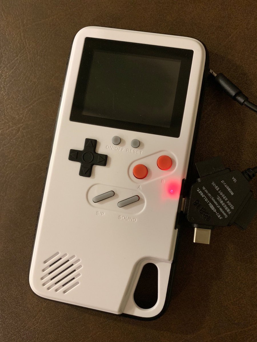 小日向 京 على تويتر ノスタルジックなゲームが36種内蔵のiphoneケース カラー液晶画面で 充電して使う Iphoneをこのケース に入れると このケースの写真は撮れない 笑