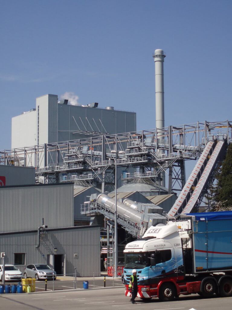 Woodrecyclers's tweet photo. Could the UK be about to start importing waste wood biomass? We think it's now a real possibility. Full story on our website #wastewood #biomass #recycling #recovery https://t.co/RPNy1AbiDP https://t.co/N3VVIgp8MC