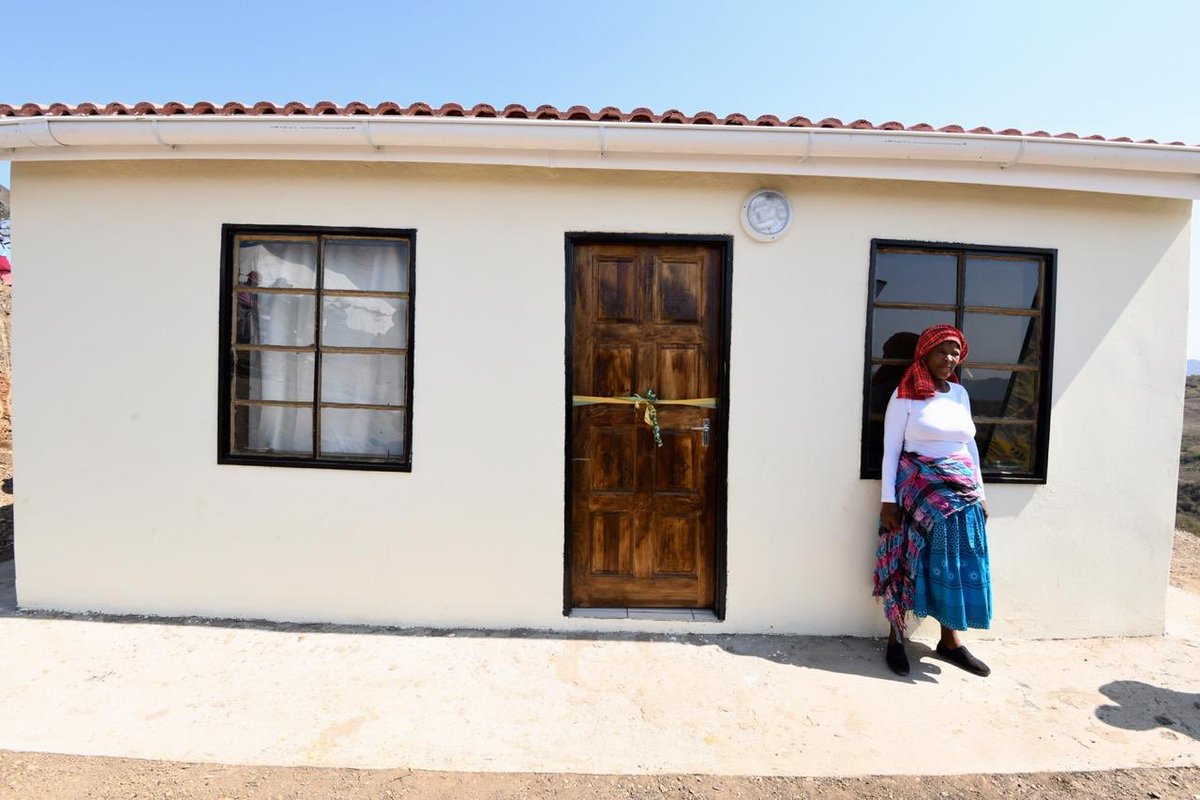 LindiweSisuluSA's tweet photo. Myself, together with the Eastern Cape MEC of Human Settlements, Ms Nonkqubela Pieters, and Eastern Cape-born businessman Chippa Mpengesi, have handed over a home to Ms. Moni, a 61 year old resident of the Buthulo Village, Ward 7 of Port St Johns Local Municipality. https://t.co/XnDJUbJnRW