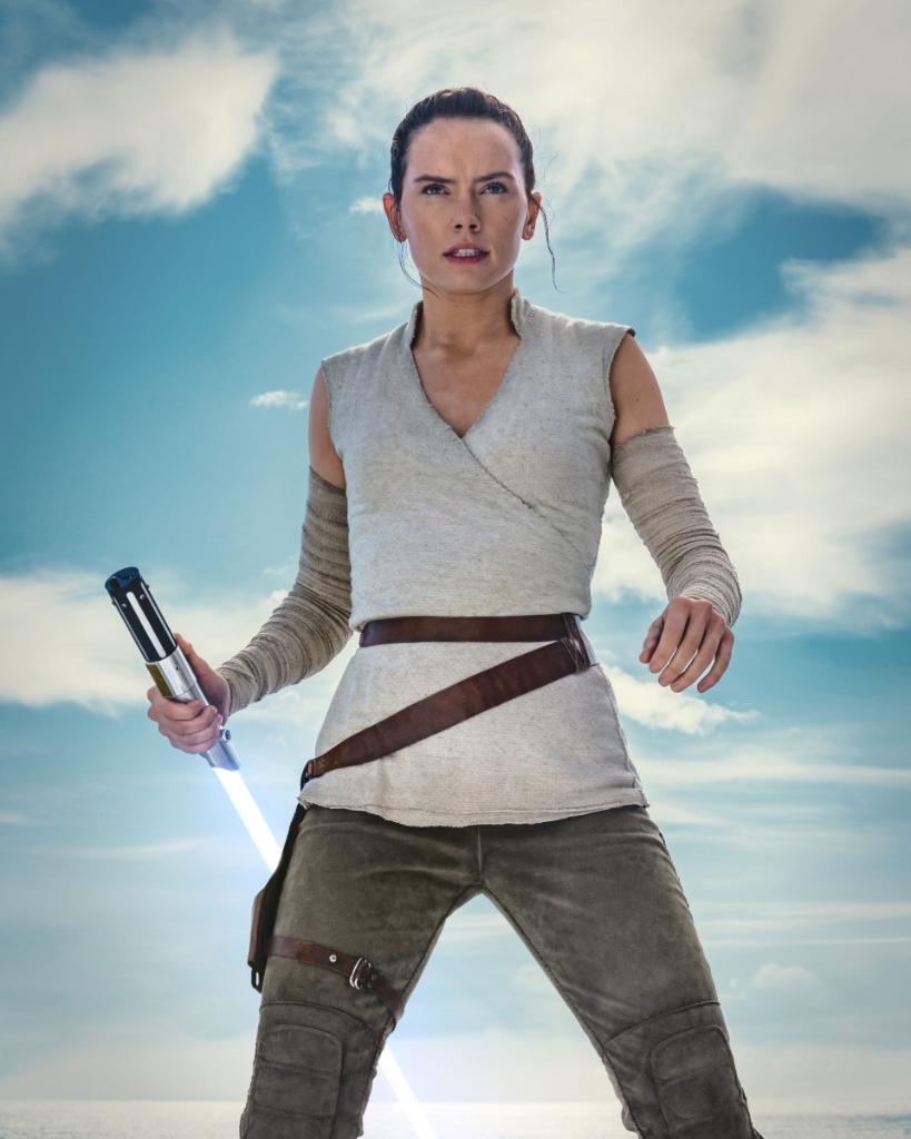 EEmCW 5WsAYp0Ro?format=jpg&name=medium Lucasfilm Releases Brand New Star Wars: Episode IX Image Of Rey