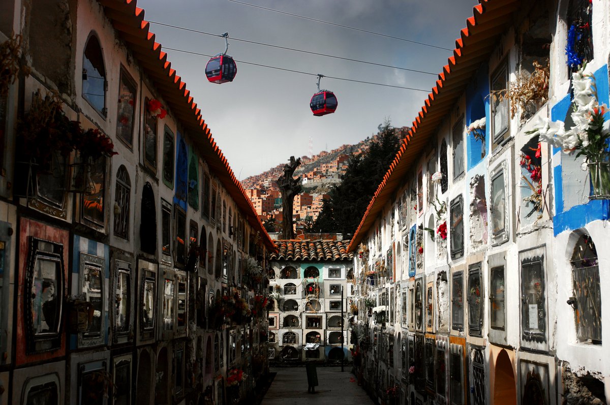 ExploreSouth's tweet photo. It's La Paz, Bolivia! https://t.co/8pd4N5qXyO