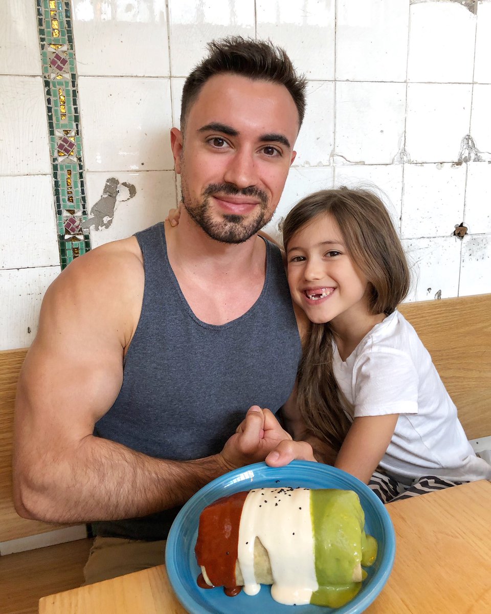 Another boring vegan meal. #burrito with cauliflower rice, fermented black beans, guacamole, and smothered with salsa and sour cream.😋🌱💪 #vegan #govegan #veganfood #food #plantbased #CrueltyFree #flex #muscle #fit #fitness #healthy #cute