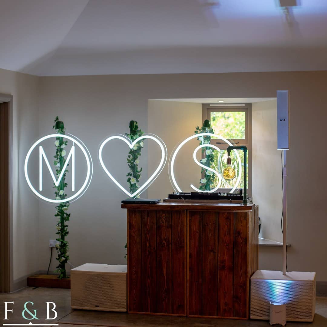 Full setup yesterday at the Houchins open day. 

#eventhire #prophire #neonhire #weddings #bridetobe #newlyengaged #loveletters