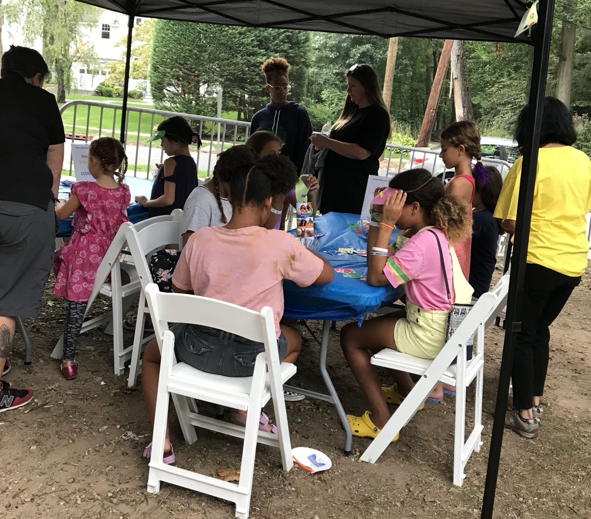 EnrightMelanoma's tweet photo. It was a great day to raise sun safety awareness at the #BobMillerOysterfest in #MaplewoodNJ #ApplyCoverEnjoy #Melanoma #SunSafetyAwareness #Oysterfest https://t.co/osIH9aGXol https://t.co/XkYEyIrrX3