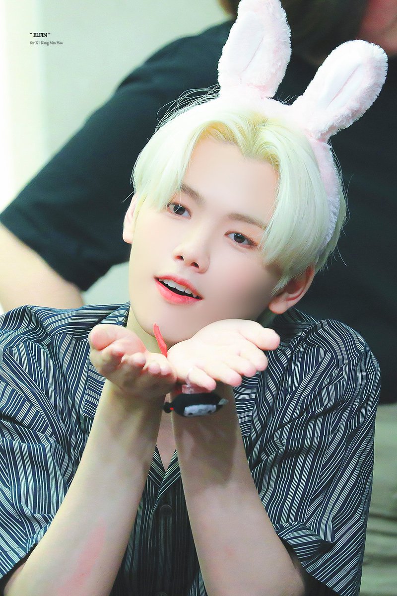 elfin_mh's tweet photo. 민희야 처음부터 끝까지 너무 고마워
앞으로도 오랫동안 함께하자!

#경축_민희왕자님_탄신일
#HappyPrinceMinheeDay https://t.co/lL1o0QpOKy
