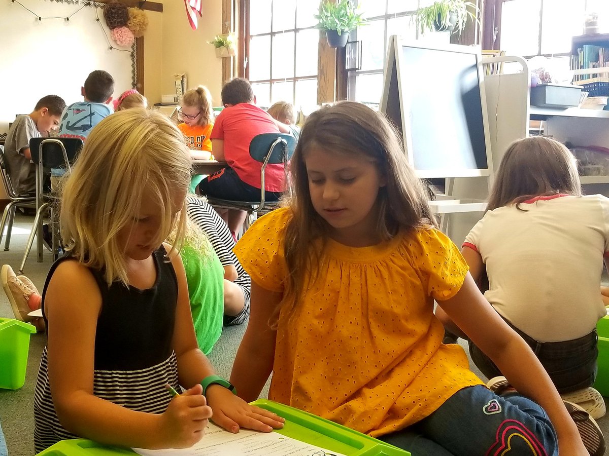 OMearaMultiage's tweet photo. Starting off our week with our buddies @BeccaOzar . A big thank you to them for helping us fill out leadership applications for our classroom jobs. We love our @GPTrombly community! https://t.co/RljaciezSF