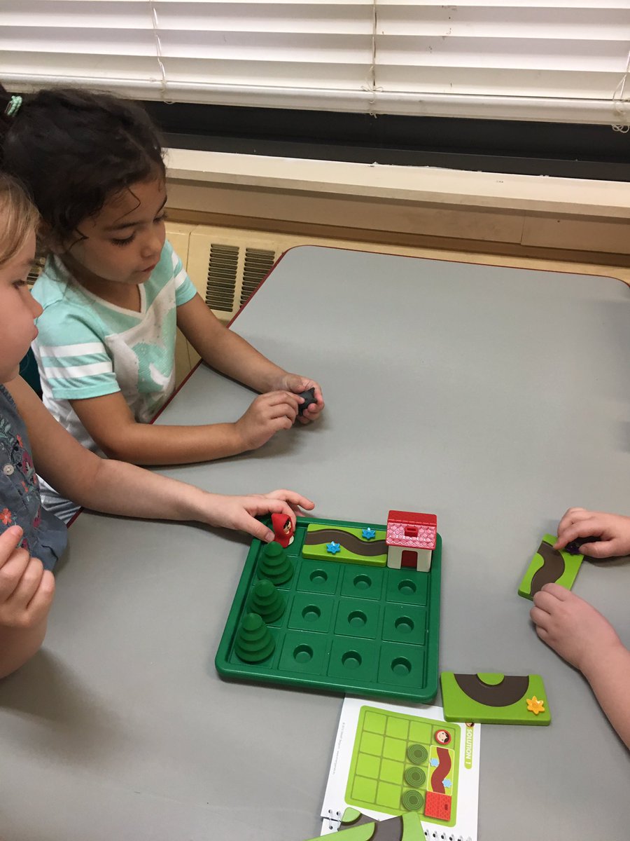 stedwardpk4's tweet image. Let’s help Little Red Riding Hood get to Grandmas!! #prekstem