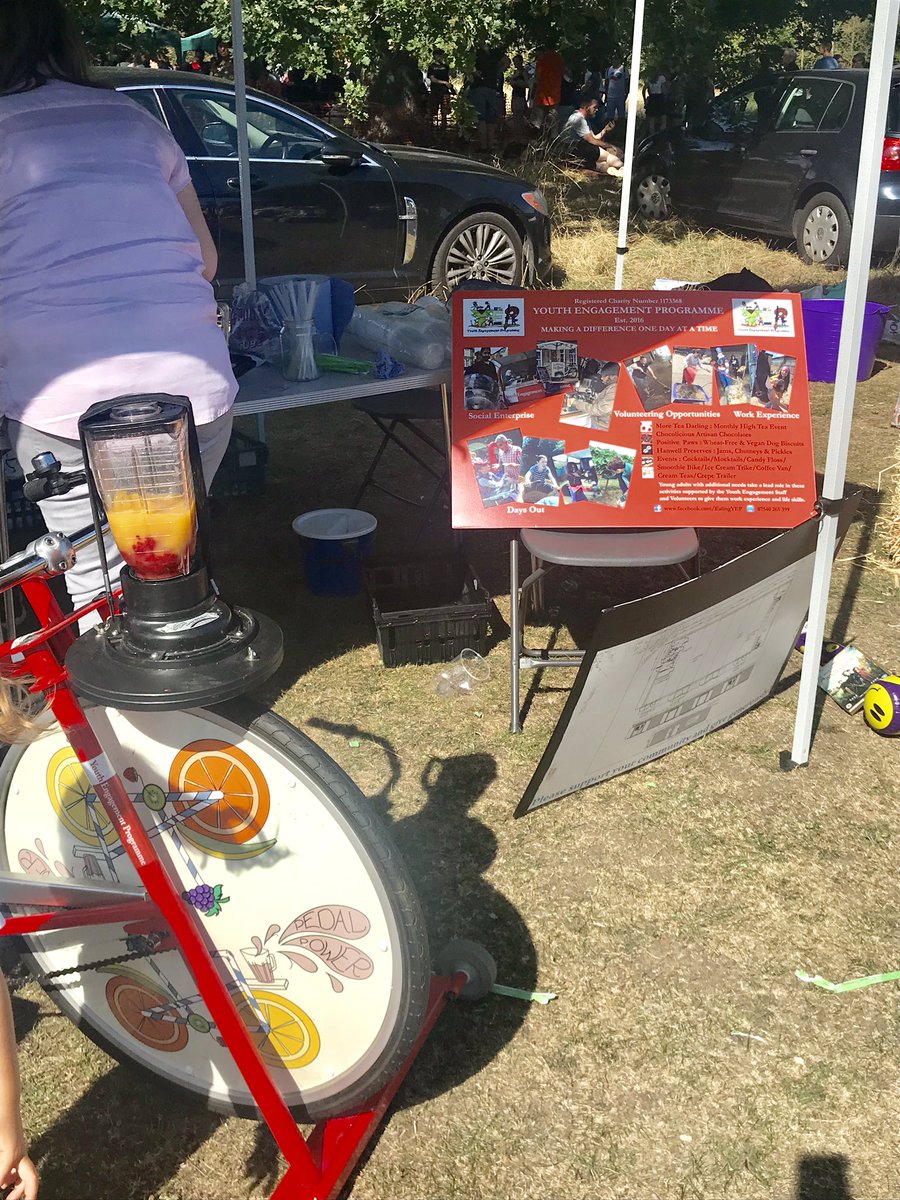 #YouthEngagementProgramme making delicious smoothies at the #Perivale #EndOfSummerFayre Brilliant charity responsible for the very successful vintage teas & great #YouthEngagement giving our young people transferable skills