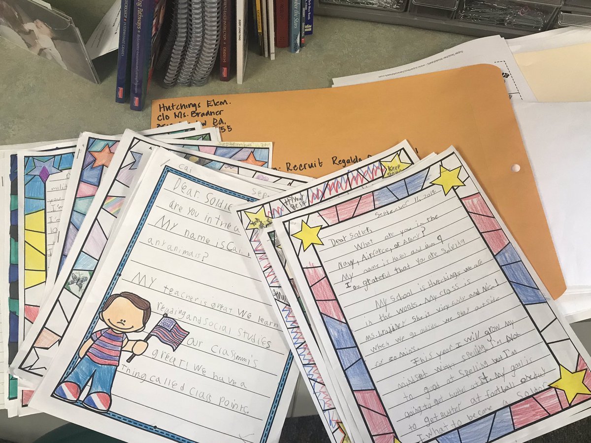 melissa_bradner's tweet photo. #soldierletters #fourthgrade #writing #thankfulforservice @hutchingsele https://t.co/LRcTrVhO94