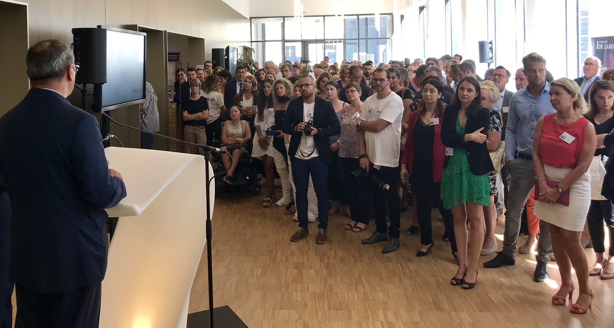 jacquesrichier's tweet photo. Un nouvel immeuble doté de locaux clairs et fonctionnels, une implantation dans le quartier en devenir @BxEuratlantique à 3 min de la gare, mais surtout une @TeamAllianz de grande qualité pour le service à nos clients !
Inauguration très réussie du site rue des gamins à @Bordeaux https://t.co/RwFm3Medfp