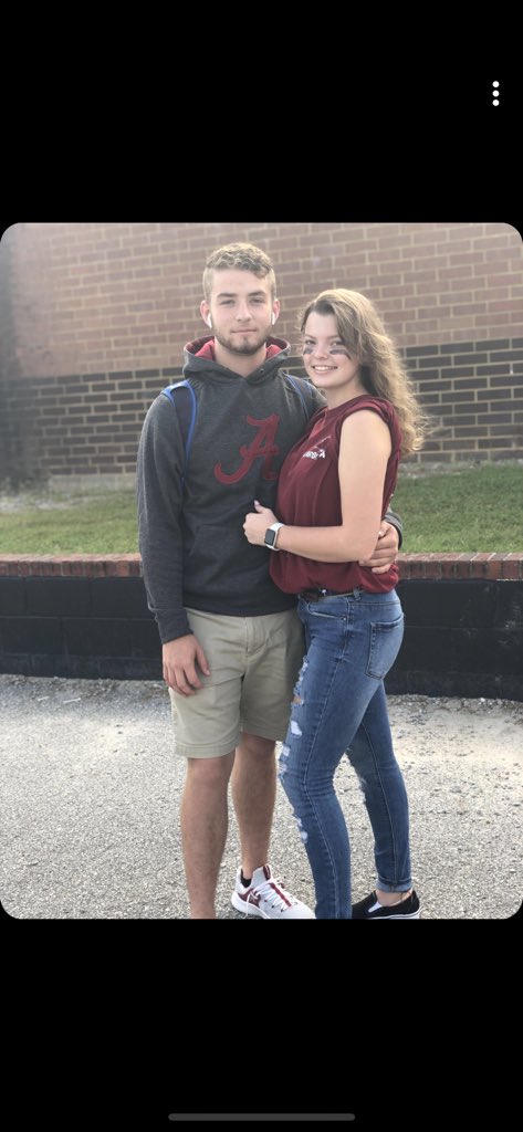 Haweeee11's tweet photo. GO GAMECOCKS!! Today was team day for Goose Creek Homecoming! Hope everyone had fun! A reminder that i am collecting money to help the Bahamas and PB&J at the front of the school!! Have a good rest of your day lovely’s❤️ #19QUEEN #gcHOCO19 https://t.co/nYAKfhcdUl