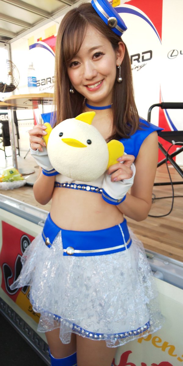 タヌさん En Twitter 三重県四日市市では 初開催 サードガレージセール 購入目当ての物も買えた ひなちゃん他 計３名とぬいぐるみぴよりん との2ショットも撮れた 今日 大阪に戻るか Lexus Team Sard 中村比奈 清瀬まち 梅本まどか