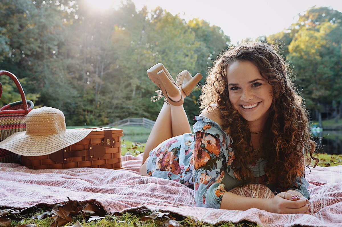 Happy Birthday <a href="/clairewaldonn/">claire waldon</a> , we are so happy you are a Sigma Kappa! We hope you have an amazing birthday💜