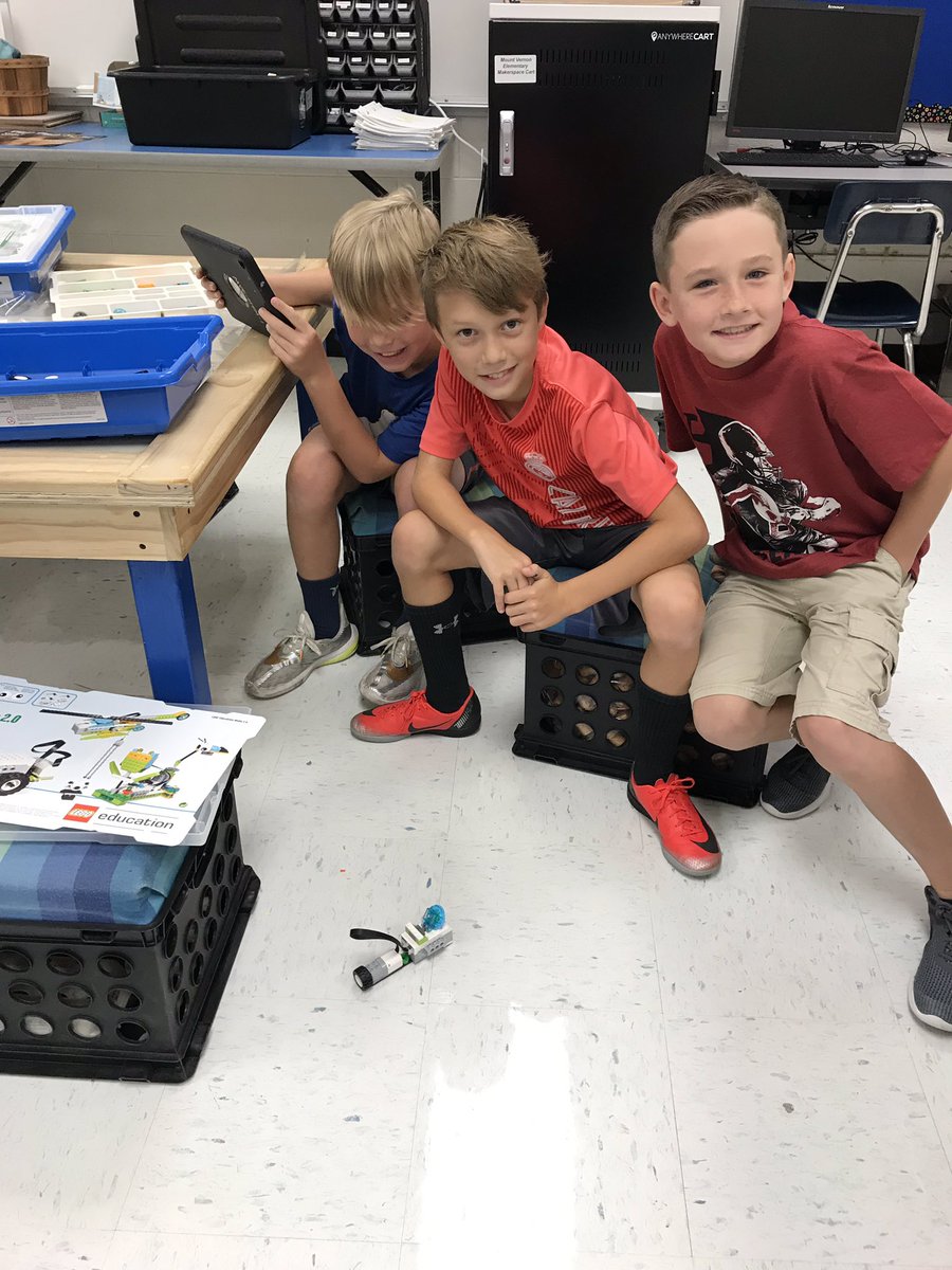 fbheather1's tweet photo. MVES MakerSpace opens today! Fourth (Ms. Hogarth) and fifth grade students collaborate to build Keva bridges, make LEGO robots that move, and start engineering journals! #engageYCSD @kecagle https://t.co/HiJYnFuPvs