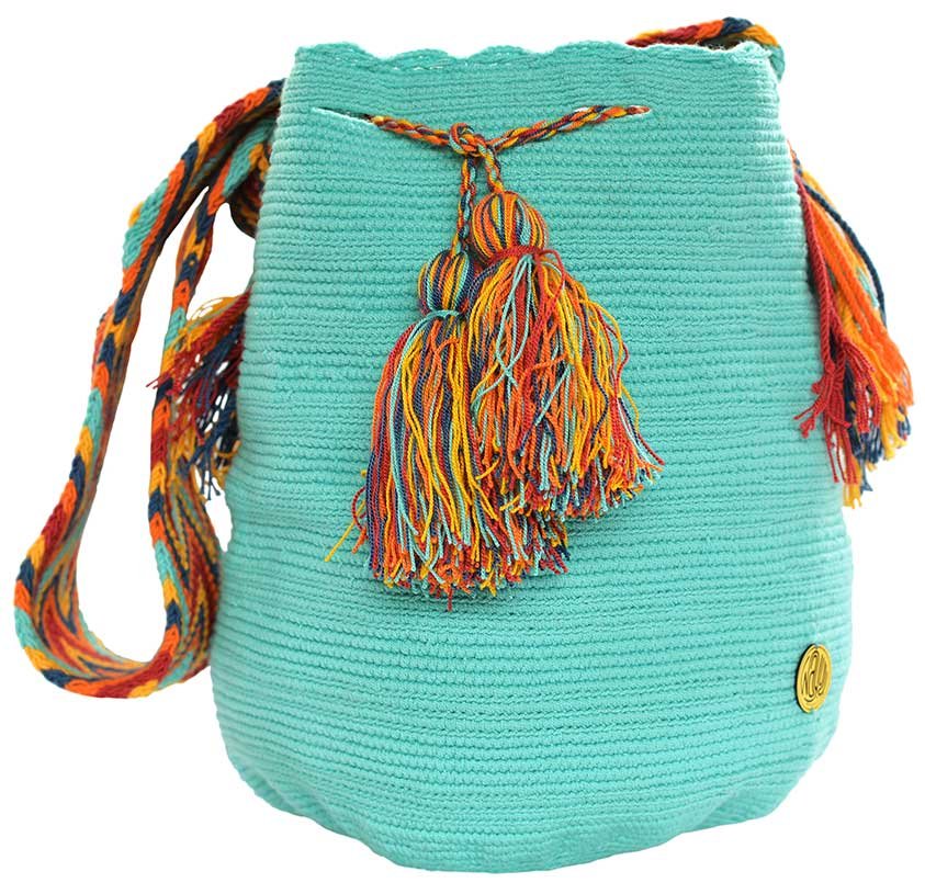 NONECOLD's tweet photo. WAYUU PALAA
Mochila Wayuu unicolor, elaborada con hilos de algodón, donde su cuerpo es color turquesa y su colgadera es larga con varios colores como rojo, ocre, azul oscuro y naranja.
Hecho en Colombia 🇨🇴
#Wayuu #NONECOLD #WayuuBags #WayuuXnonecold #Bags #LivingOnTheIsland https://t.co/uDtVoIFmUM