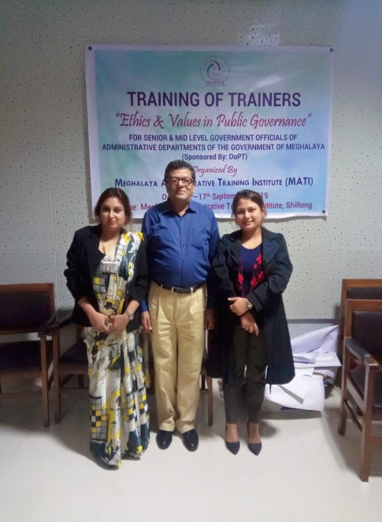 Training of trainers..
#TOT on ethics and values in #PublicGovernance...a two day program attended by our Founder/President @satz21 . Posing with the other trainers and trainer ...a retd IAS officer and Assistant Director of MATI, IvyreenWajri😁