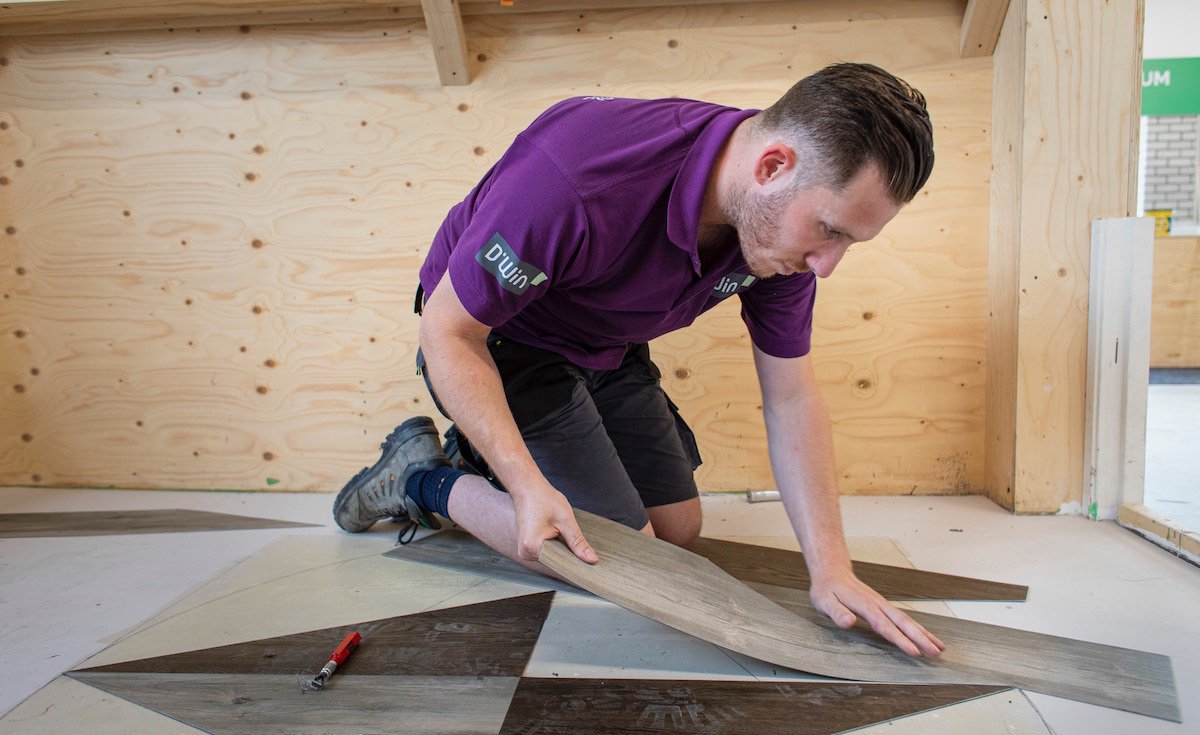 interieurvakman's tweet photo. Aftellen naar het NK Woningstofferen voor junioren! Daar kun je dinsdag de echte interieurvakfanaten in actie zien. #indoca2019 #interieurvakman #woonbranche #vloerenleggen #woningstoffeerder #vloeren https://t.co/ihjzFWCEqZ
