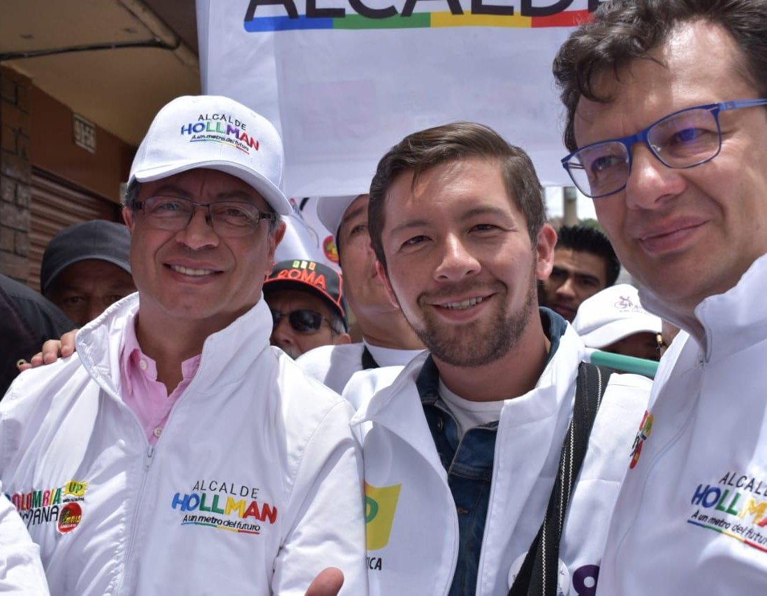 AlejandroHer_UP's tweet photo. Ayer estuvimos con nuestra candidata al Concejo de Bogotá @Heidy_UP, con el candidato a la alacaldía @HOLLMANMORRIS y con el senador @petrogustavo en #Suba contando nuestras propuestas para el edilato de nuestra localidad
#EdilSuba @ColombiaHumana_ https://t.co/3GgzoI029i